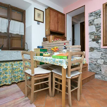 Only 10 Metres From The Shores Of Lake Maggiore * Στρέσα